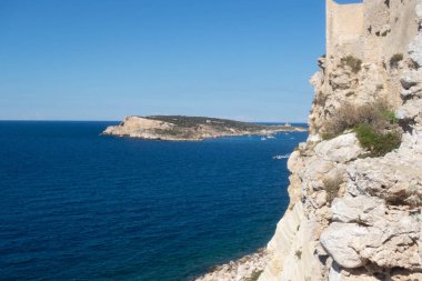 Tremiti adaları gündüz çekiliyor