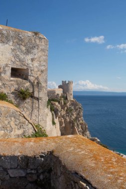 Tremiti adaları gündüz çekiliyor