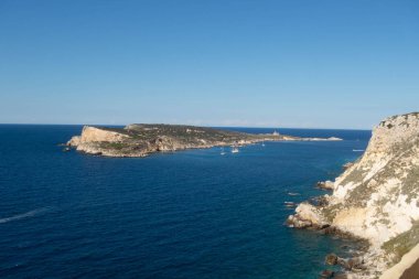 Tremiti adaları gündüz çekiliyor