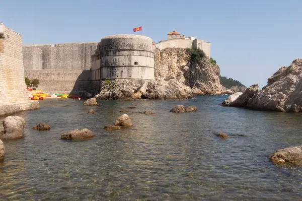 Hırvatistan 'ın tatil beldeleri gündüz vuruldu