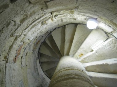 Mermerden yapılmış eski merdivenler