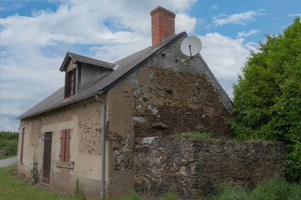 Mały Domek Przy Drodze Odległej Francuskiej Wiosce — Zdjęcie stockowe