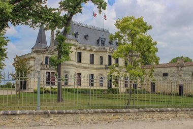 Medoc, Bordeaux, Fransa - 25 Mayıs 2015 - Medoc bölgesindeki ünlü Fransız Kalesi