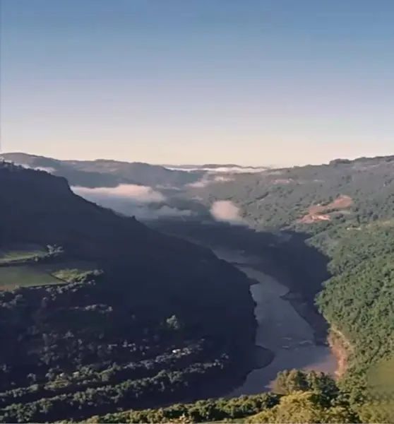 Dağların güzel manzarası. Antas 'ın Serrası