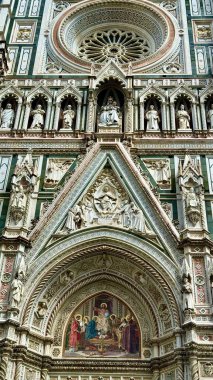 Floransa 'da Santa Maria del Fiore Katedrali, Saint Mary Katedrali' nde bir çiçekle. Yüksek kalite fotoğraf