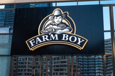 Toronto, ON, Kanada 17 Aralık 2022: Toronto Ulaşım Komisyonu 'nun Toronto şehir merkezindeki taşımacılık şirketinin işareti