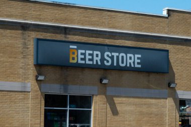 Toronto, ON, Kanada 17 Aralık 2022 Toronto şehir merkezindeki Kanada Kraliyet Bankası logosu ve markası.