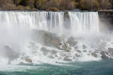 Niagara Falls adlı yaz zaman Kanada tarafında görüntülemek