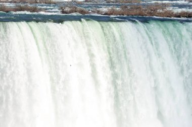 Niagara Falls adlı yaz zaman Kanada tarafında görüntülemek