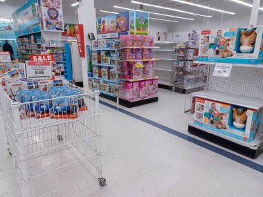 Toronto, On, Kanada - 27 Ocak 2024: Oyuncakçıdaki oyuncaklarla birlikte raflara bakın