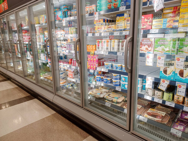 Торонто, штат Огайо, Канада - 30 января 2024 года: вид на продуктовый магазин в канадском магазине