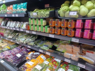 Toronto, On, Kanada - 3 Şubat 2024: Kanada mağazasındaki üretim departmanına bakın