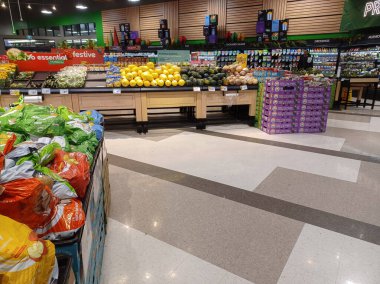 Toronto, On, Kanada - 3 Şubat 2024: Kanada mağazasındaki üretim departmanına bakın