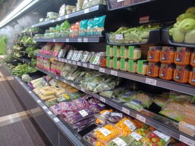 Toronto, On, Kanada - 3 Şubat 2024: Kanada mağazasındaki üretim departmanına bakın