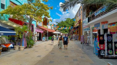 Playa del Carmen, Riviera Maya, Meksika - 15 Kasım 2023: Playa del Carmen 'deki 5.