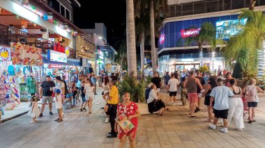 Playa del Carmen, Riviera Maya, Meksika - 15 Kasım 2023: Playa del Carmen 'deki 5.