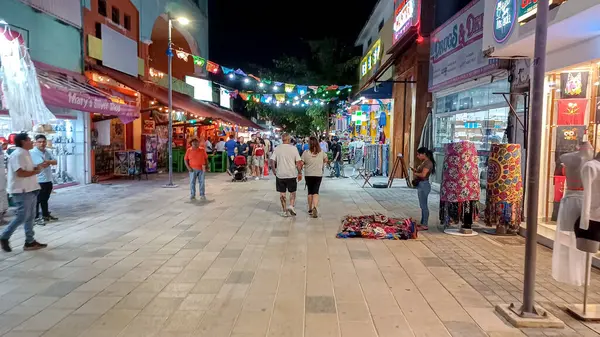 Playa del Carmen, Riviera Maya, Meksika - 15 Kasım 2023: Playa del Carmen 'deki 5.