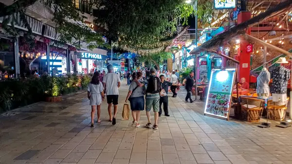 Playa del Carmen, Riviera Maya, Meksika - 15 Kasım 2023: Playa del Carmen 'deki 5.