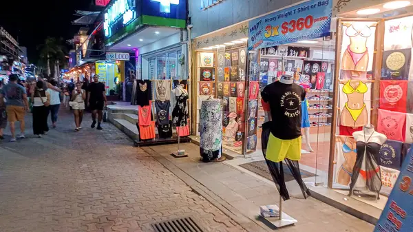 Playa del Carmen, Riviera Maya, Meksika - 15 Kasım 2023: Playa del Carmen 'deki 5.