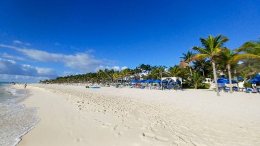 Playa del Car bölgesinin plajında Playa del Carmen, Meksika