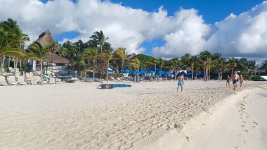 Playa del Car bölgesinin plajında Playa del Carmen, Meksika