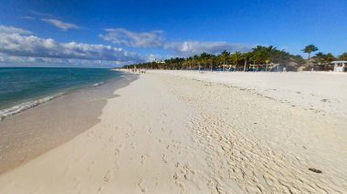 Playa del Car bölgesinin plajında Playa del Carmen, Meksika