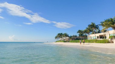 Playa del Car bölgesinin plajında Playa del Carmen, Meksika