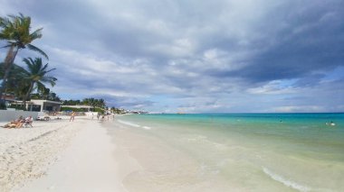 Playa del Car bölgesinin plajında Playa del Carmen, Meksika