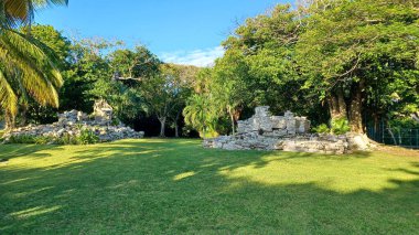 Playa del Carmen 'deki Maya harabelerine bakın.