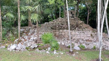 Playa del Carmen 'deki Maya harabelerine bakın.