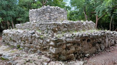 Playa del Carmen 'deki Maya harabelerine bakın.