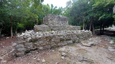 Playa del Carmen 'deki Maya harabelerine bakın.