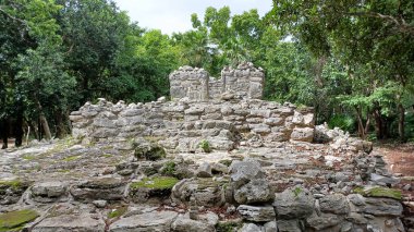 Playa del Carmen 'deki Maya harabelerine bakın.