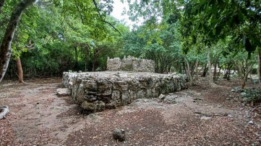 Playa del Carmen 'deki Maya harabelerine bakın.