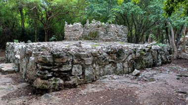Playa del Carmen 'deki Maya harabelerine bakın.