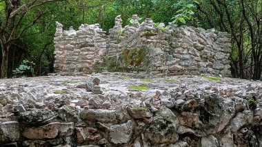 Playa del Carmen 'deki Maya harabelerine bakın.