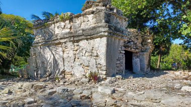 Playa del Carmen 'deki Maya harabelerine bakın.