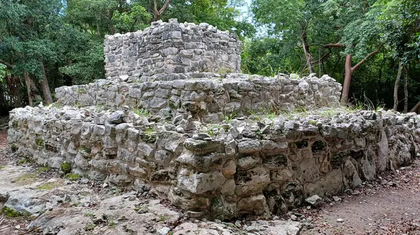 Playa del Carmen 'deki Maya harabelerine bakın.