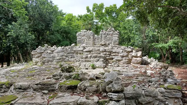 Playa del Carmen 'deki Maya harabelerine bakın.