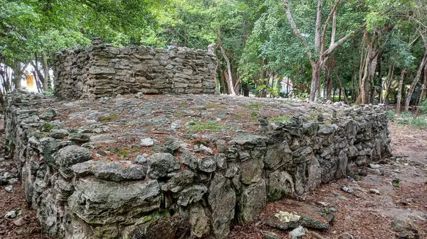 Playa del Carmen 'deki Maya harabelerine bakın.
