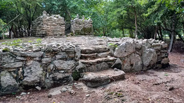 Playa del Carmen 'deki Maya harabelerine bakın.