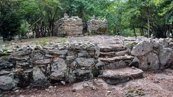 Playa del Carmen 'deki Maya harabelerine bakın.