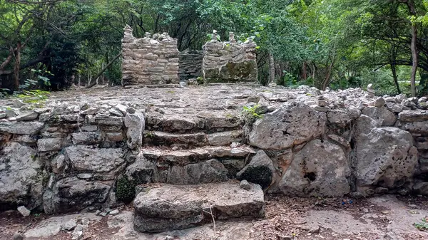 Playa del Carmen 'deki Maya harabelerine bakın.