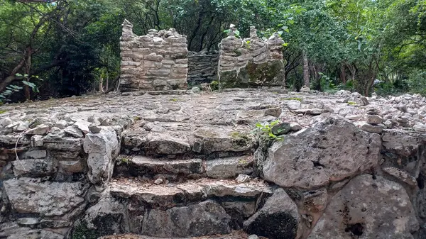 Playa del Carmen 'deki Maya harabelerine bakın.