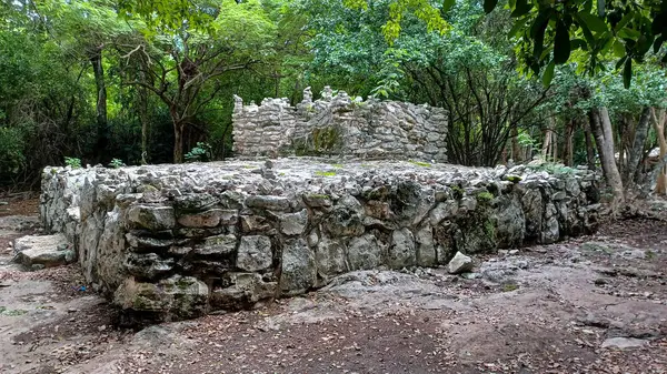 Playa del Carmen 'deki Maya harabelerine bakın.