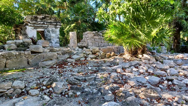 Playa del Carmen 'deki Maya harabelerine bakın.