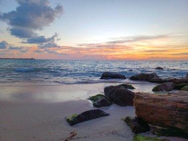 Güneş doğarken Karayip Denizi 'ni seyret