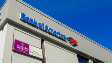 St. Pete, FL, ABD - 23 Ekim 2023: Bank of America logosuna bakın