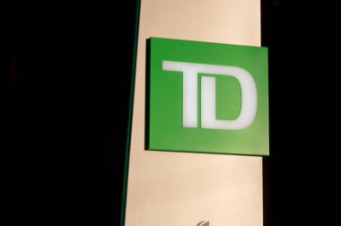 Toronto, ON, Kanada 23 Ağustos 2023: Toronto Dominion Bank 'ın Toronto' daki tabelasına bakın /