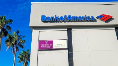 St. Pete, FL, ABD - 23 Ekim 2023: Bank of America logosuna bakın